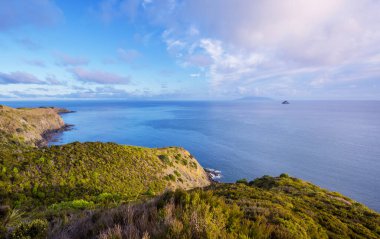 Ocean Beach, Yeni Zelanda 'da güzel bir gün batımı. İlham verici doğal ve seyahat geçmişi