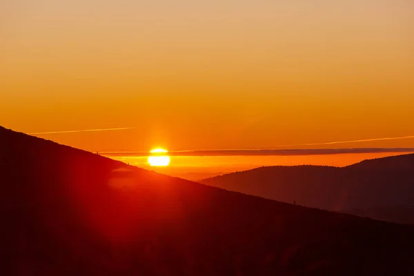 Naturskön Solnedgång Bergen Höstsäsong — Stockfoto