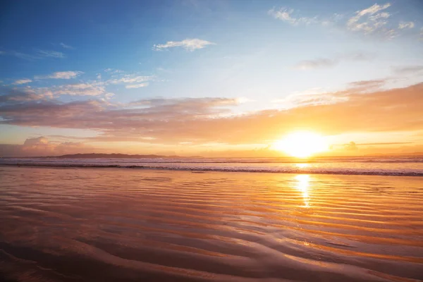 Vacker Solnedgång Vid Ocean Beach Nya Zeeland Inspirerande Natur Och — Stockfoto