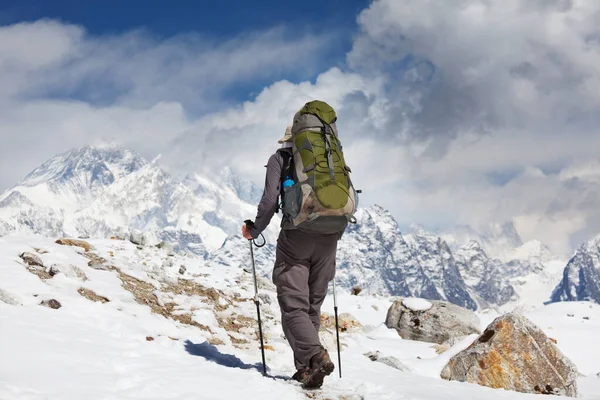 Αναρρίχηση Στα Ιμαλάια Βουνά Στο Φόντο Everest — Φωτογραφία Αρχείου