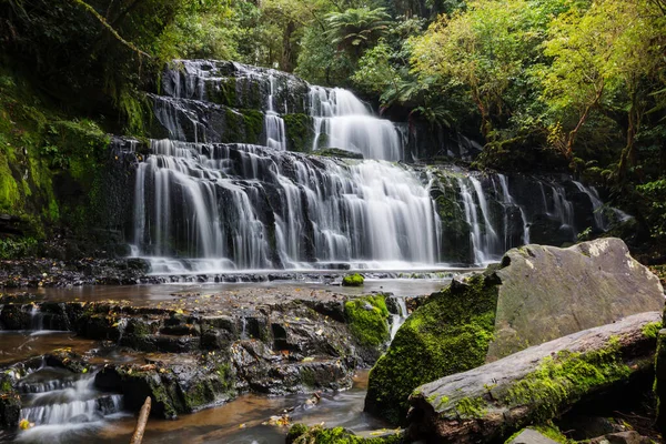 Beautiful Waterfall Green Rainforest New Zealand — Stock Photo, Image