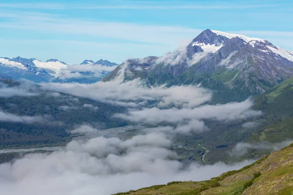 Montagnes Pittoresques Alaska Été Massifs Enneigés Glaciers Pics Rocheux — Photo