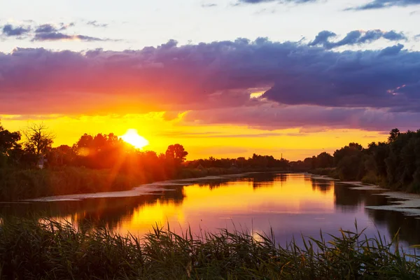 Sonnenuntergang Szene Auf Dem See Bei Sonnenuntergang Herbst Naturlandschaften — Stockfoto