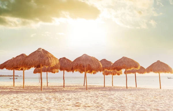 Zandstrand Aan Oceaan Reisachtergrond — Stockfoto