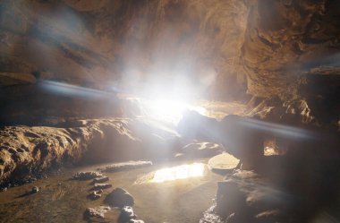Yeni Zelanda 'da alışılmadık mağara manzaraları