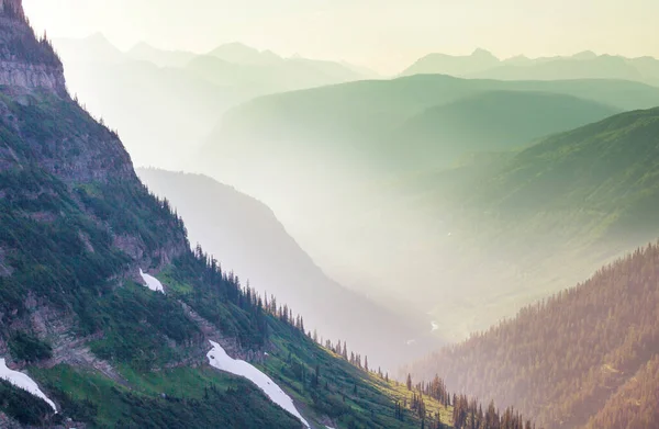 Picturesque Rocky Peaks Glacier National Park Montana Usa Прекрасні Природні — стокове фото