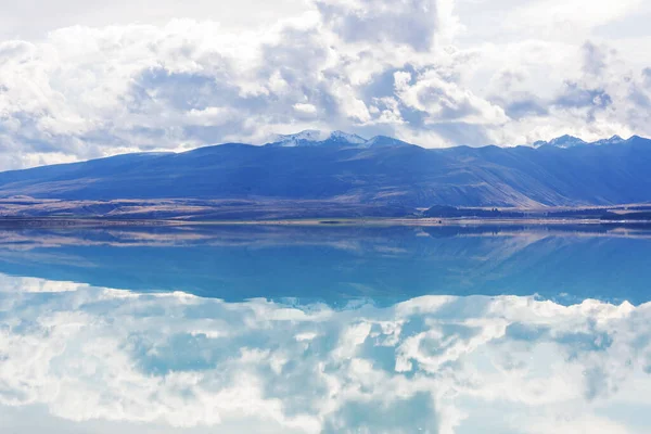 Yeni Zelanda Daki Inanılmaz Doğal Manzaralar Gün Batımında Dağlar Göl — Stok fotoğraf