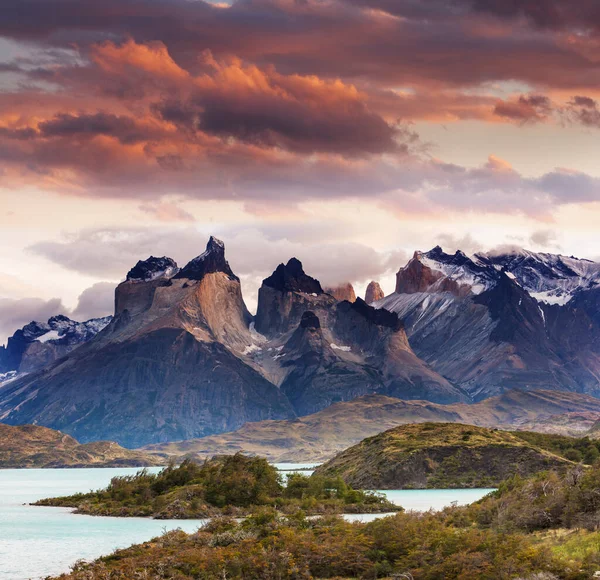 Bellissimi Paesaggi Montani Nel Parco Nazionale Torres Del Paine Cile — Foto Stock