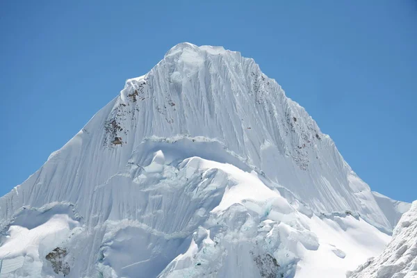 Hermoso Pico Alpamayo Las Montañas Cordillera Perú América Del Sur — Foto de Stock