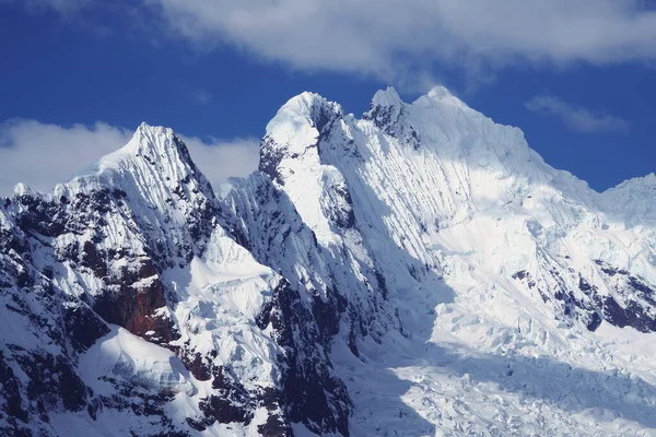 コーデレラの美しい山の風景Huayhuash ペルー 南アメリカ — ストック写真