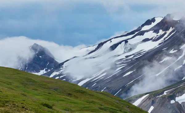 Γραφική Θέα Στο Βουνό Στο Canadian Rockies Κατά Θερινή Περίοδο — Φωτογραφία Αρχείου