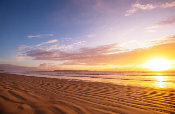 Escénica Puesta Sol Colores Costa Del Mar Bueno Para Fondo — Foto de Stock