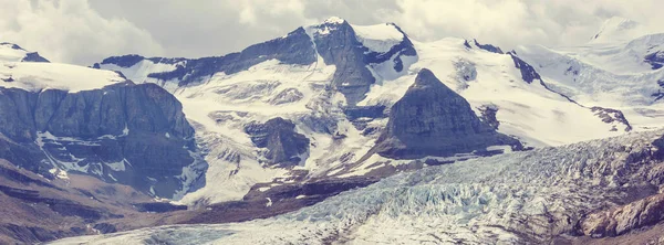 Γραφική Θέα Στο Βουνό Στο Canadian Rockies Κατά Θερινή Περίοδο — Φωτογραφία Αρχείου