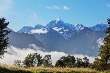 Yeni Zelanda 'daki görkemli Aoraki Dağı' nın manzarası.