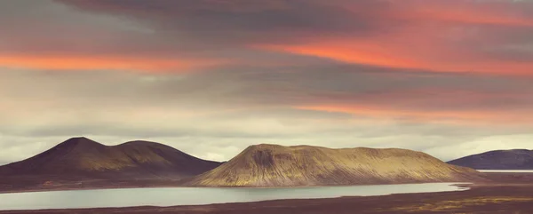 Φανταστικά Ηφαιστειακά Τοπία Της Ισλανδίας Κατά Θερινή Περίοδο — Φωτογραφία Αρχείου
