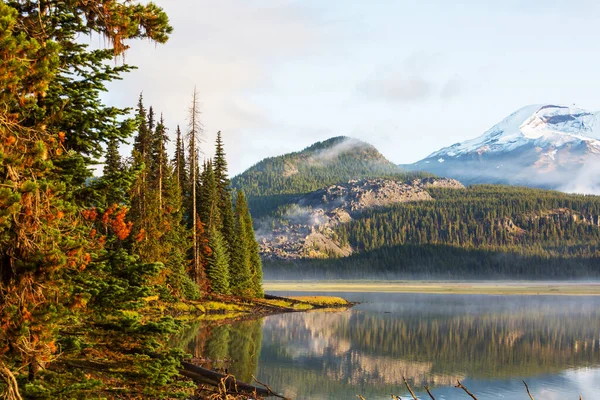 Lac Sérénité Dans Les Montagnes Saison Estivale Beaux Paysages Naturels — Photo