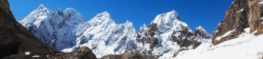Cordillera Huayhuash, Peru, Güney Amerika 'daki güzel dağ manzaraları
