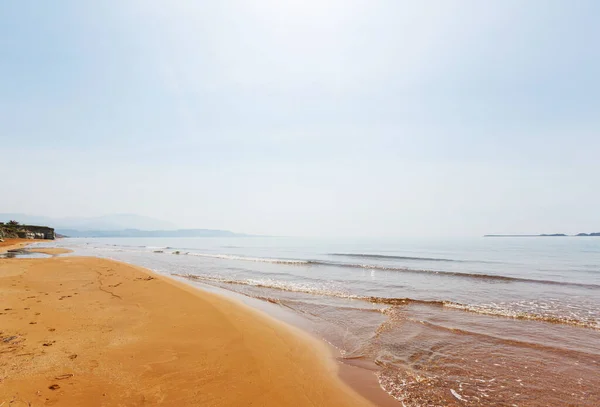 Schöne Küste Griechenland Sandstrand Bei Sonnigem Tag — Stockfoto