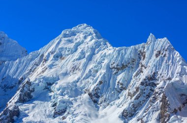 Cordillera Huayhuash, Peru, Güney Amerika 'daki güzel dağ manzaraları