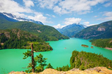Diablo Gölü, Kuzey Cascades Ulusal Parkı, Washington, ABD. Güzel doğal manzaralar.