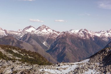 North Cascade Range, Washington / ABD 'de güzel bir dağ zirvesi.