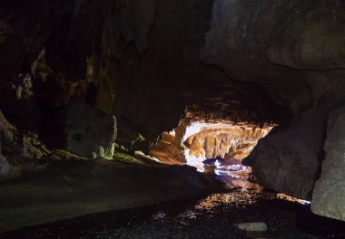 Yeni Zelanda 'da alışılmadık mağara manzaraları