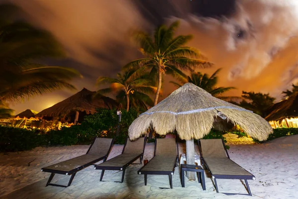 Escena Nocturna Playa Tropical —  Fotos de Stock