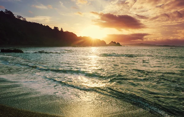 Escénica Puesta Sol Colores Costa Del Mar Bueno Para Fondo — Foto de Stock