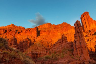 Utah 'taki Fisher Kuleleri, alışılmadık doğal manzaralar.