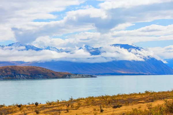 Yeni Zelanda Daki Inanılmaz Doğal Manzaralar Dağlar Göl — Stok fotoğraf