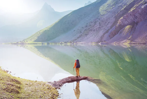 Čas Toulání Muž Turistika Krásných Horách Fann Pamíru Tádžikistán Střední — Stock fotografie