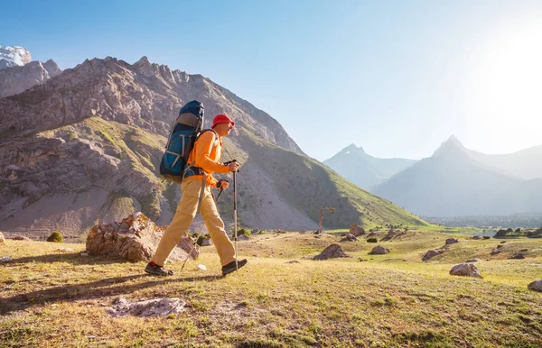 Fernweh Zeit Mann Beim Wandern Schönen Fann Gebirge Pamir Tadschikistan — Stockfoto