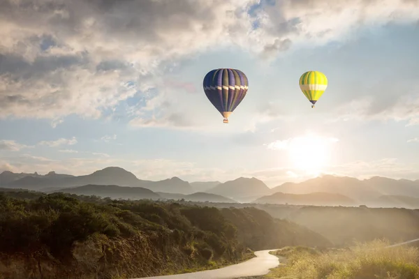 Balónky Nahoře Cestování Přírodní Pozadí Let Svobody Cestování — Stock fotografie