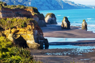 Ocean Beach, Yeni Zelanda 'da güzel manzaralar var. İlham verici doğal ve seyahat geçmişi