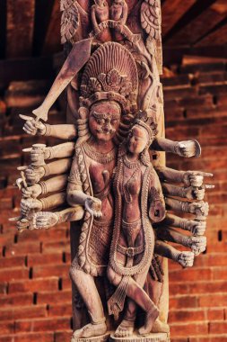Kathnandu, Nepal 'de oyulmuş ahşap bir heykel