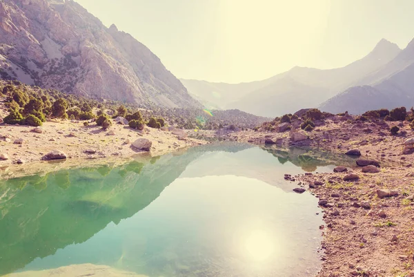 Belo Lago Sereno Nas Montanhas Fanns Ramo Pamir Tajiquistão — Fotografia de Stock