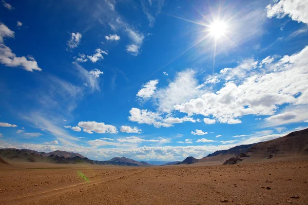 Дорога Пустыне Гоби Монголии — стоковое фото