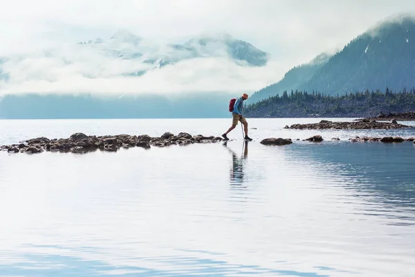 Whistler Kanada Yakınlarındaki Garibaldi Gölü Nün Turkuaz Sularına Yürüyün British — Stok fotoğraf