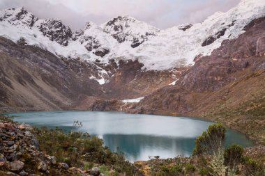 Cordillera Blanca 'da güzel dağlar, Peru, Güney Amerika