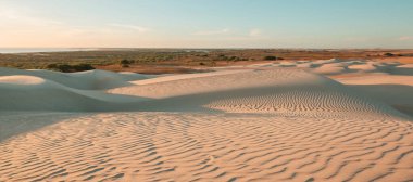 Kuzey Brezilya 'da gün batımında kum tepeleri