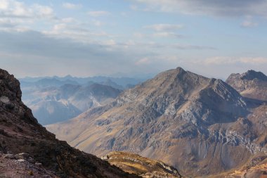 Peru 'daki And Dağları' ndaki (veya Güney Cordilleras 'taki) güzel dağlar