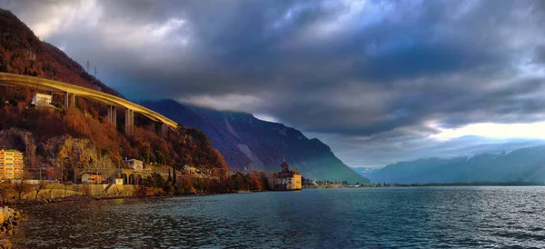 Вид Знаменитий Chateau Chillon Женевське Озеро Один Швейцарії Кантон Швейцарії — стокове фото