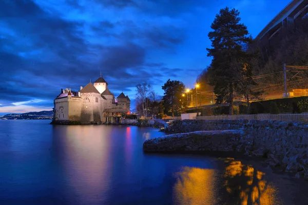 Вечір Вид Знаменитий Chateau Chillon Женевське Озеро Один Швейцарії Кантон — стокове фото