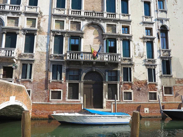 20.06.2017, Venedik, İtalya: tarihi binaları ve Kanallar Görünümü.