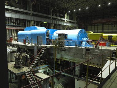 Buhar türbini ve jeneratör Santrali'nde bir gece çekimi