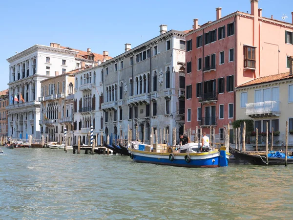 2017 Venetië Italië Uitzicht Vanaf Gondel Naar Historische Gebouwen Grachten — Stockfoto