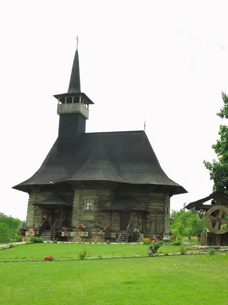 2018 摩尔多瓦 基希讷乌 第十七世纪中世纪木教会 — 图库照片