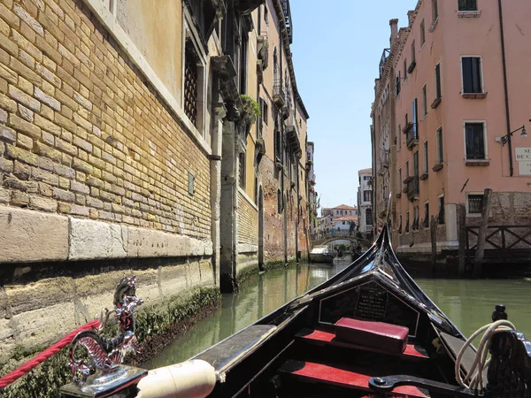 2017 Veneza Itália Vista Gôndola Para Antigos Edifícios Históricos Canais — Fotografia de Stock