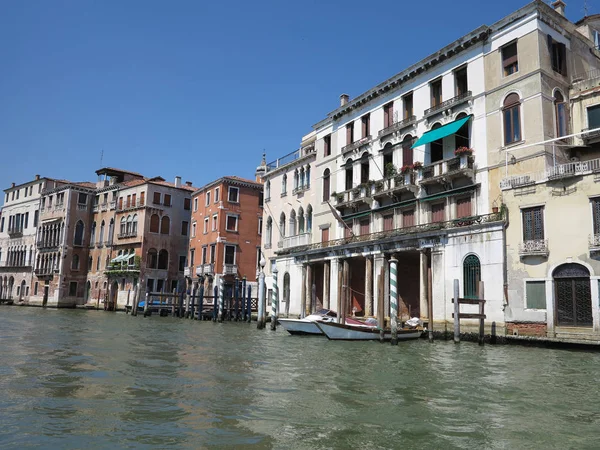 2017 Venetië Italië Uitzicht Vanaf Gondel Naar Historische Gebouwen Grachten — Stockfoto