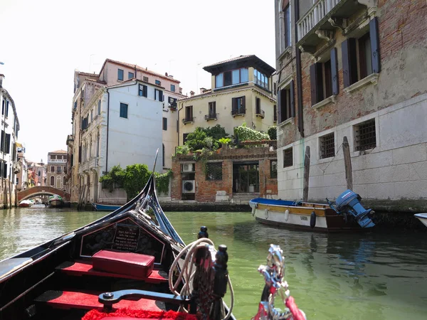 2017 Veneza Itália Vista Gôndola Para Antigos Edifícios Históricos Canais — Fotografia de Stock